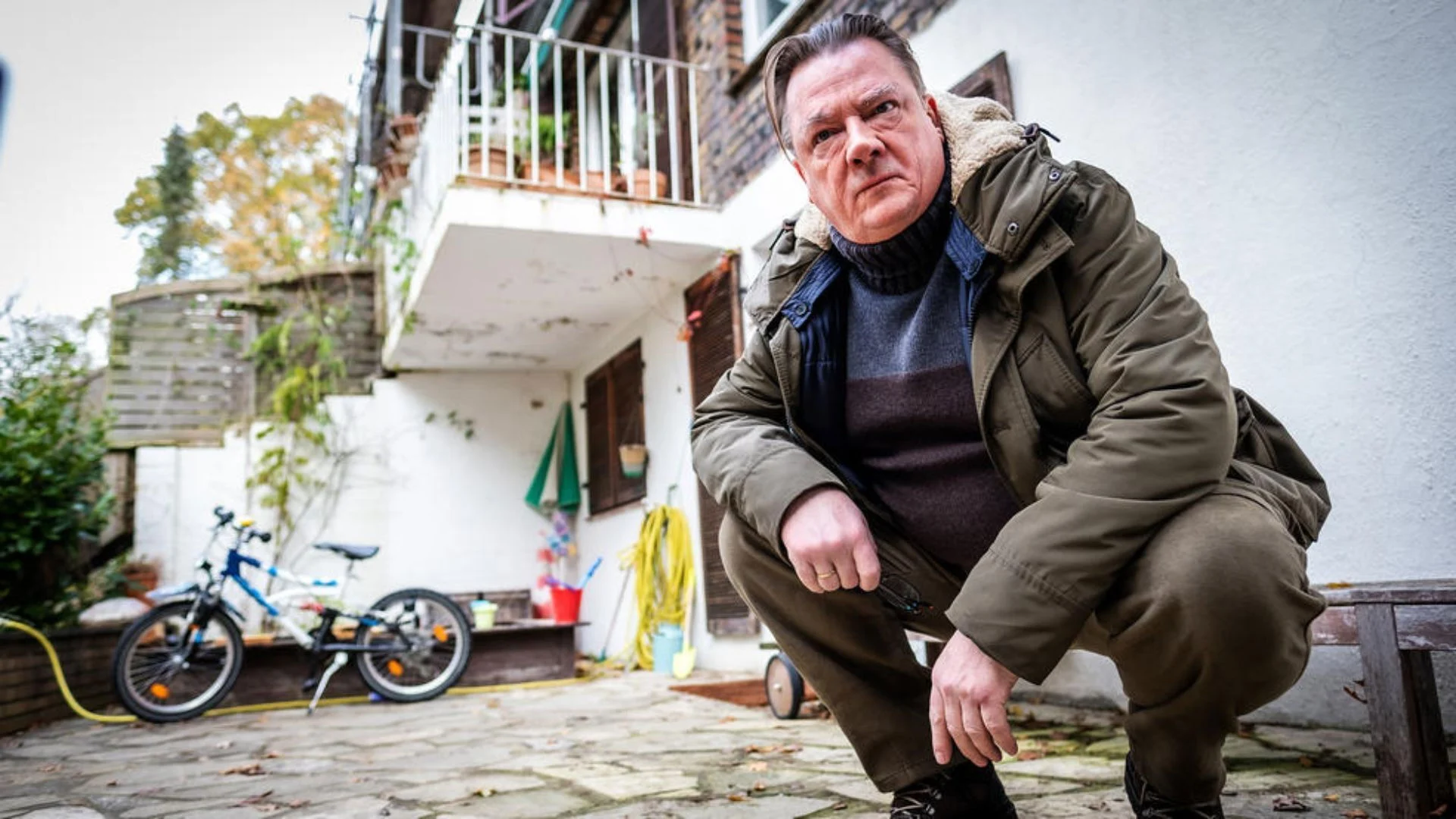 Nhìn Xuống Vực Thẳm Full